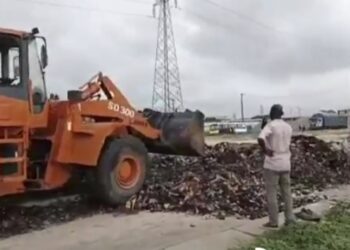 Lagos Breaths Easy as LAWMA Eradicates Garbage on Lagos-Badagry Expressway