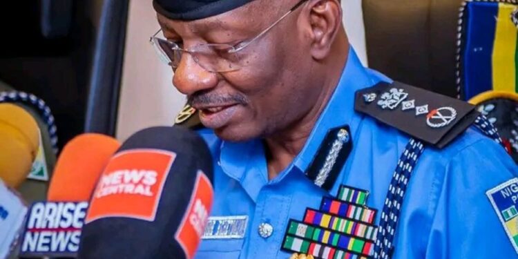 After Long Delays, Families of Dead Officers Receive ₦2.1bn From Police